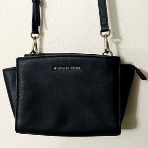 MICHAEL KORS SELMA MEDIUM SAFFIANO BLACK LEATHER MESSENGER CROSSBODY BAG